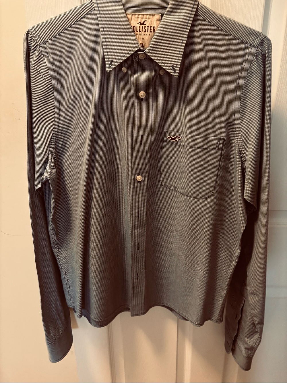 Hollister Men's Blue Long-Sleeve Button-Down Shirt